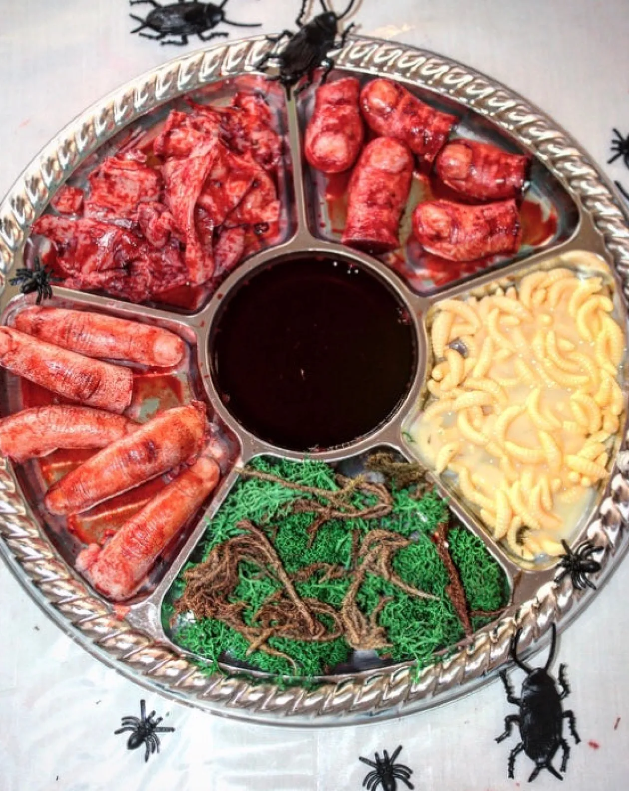 ForensicFX Studios Gorey Halloween Platter Decoration Online